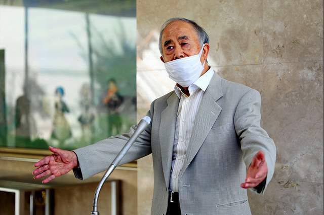 电脑突然花屏横条纹怎么解决